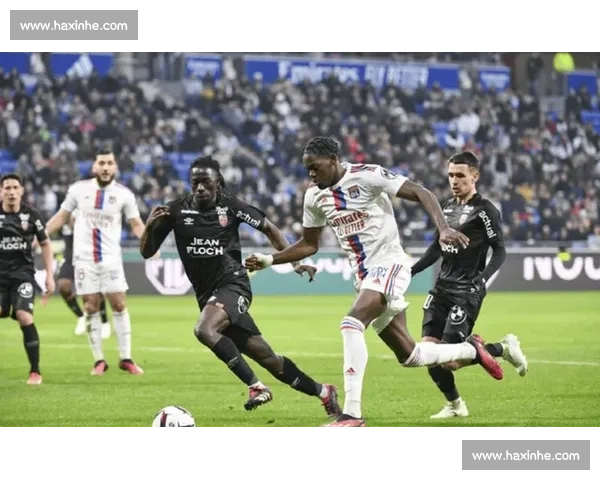 里昂与雷恩激战揭幕法甲新赛季 双方阵容深度分析与赛前预测